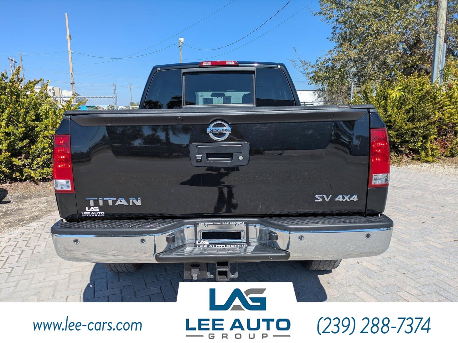 Used 2015 Nissan Titan SV w/ SV Value Truck Package AWD/4WD image 4