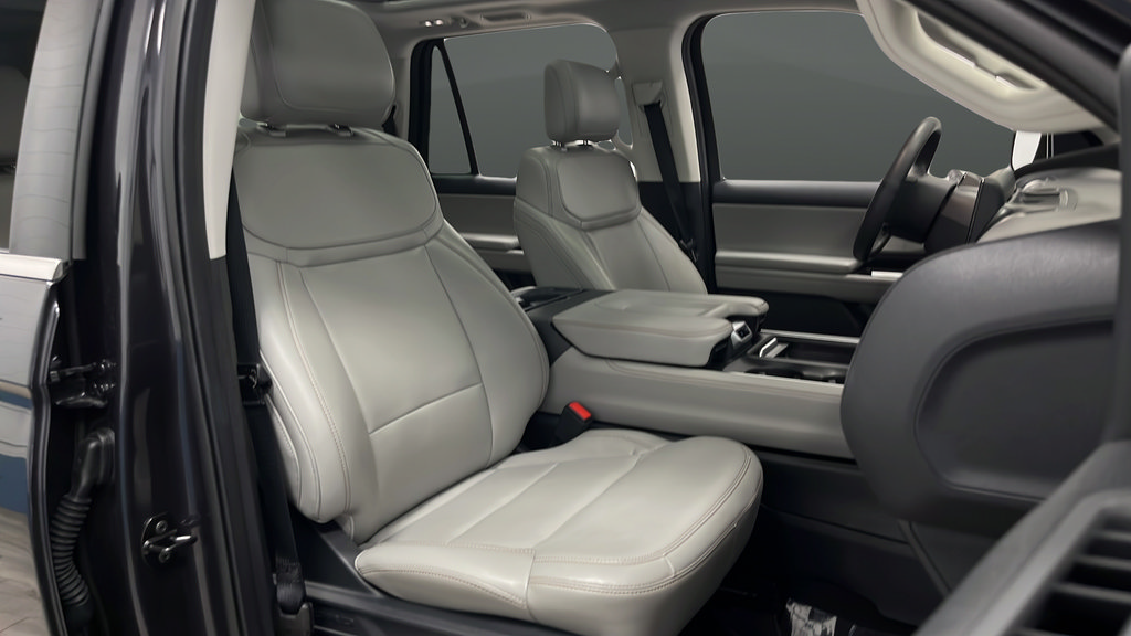Used 2025 Ford Expedition Max Active AWD/4WD image 24