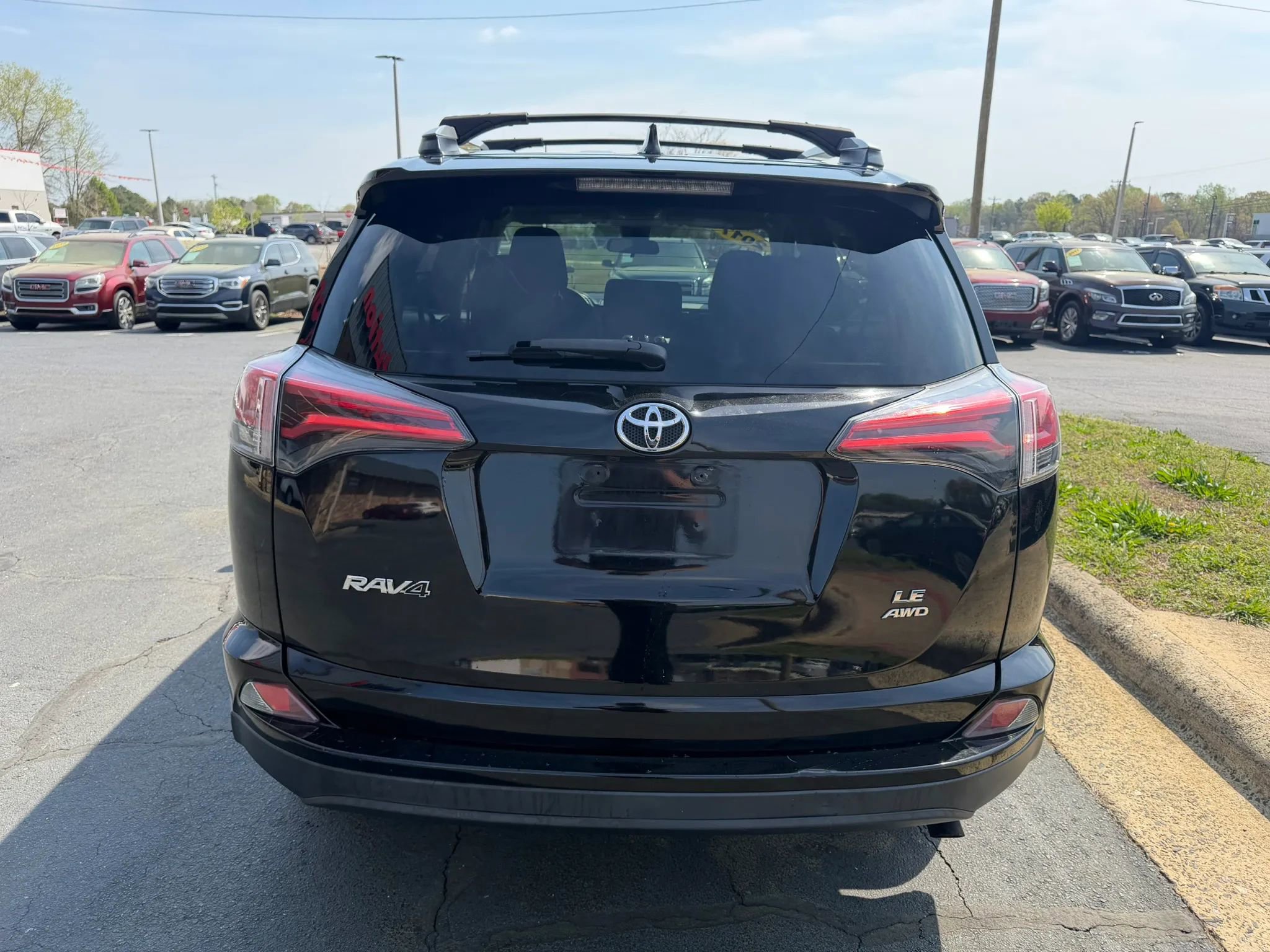 Used 2017 Toyota RAV4 LE image 6