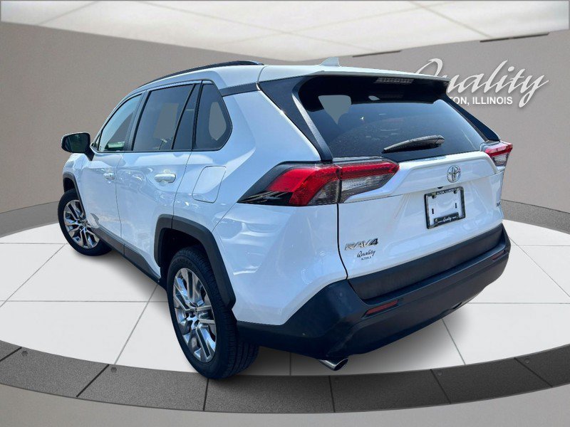 Used 2020 Toyota RAV4 XLE Premium FWD image 6