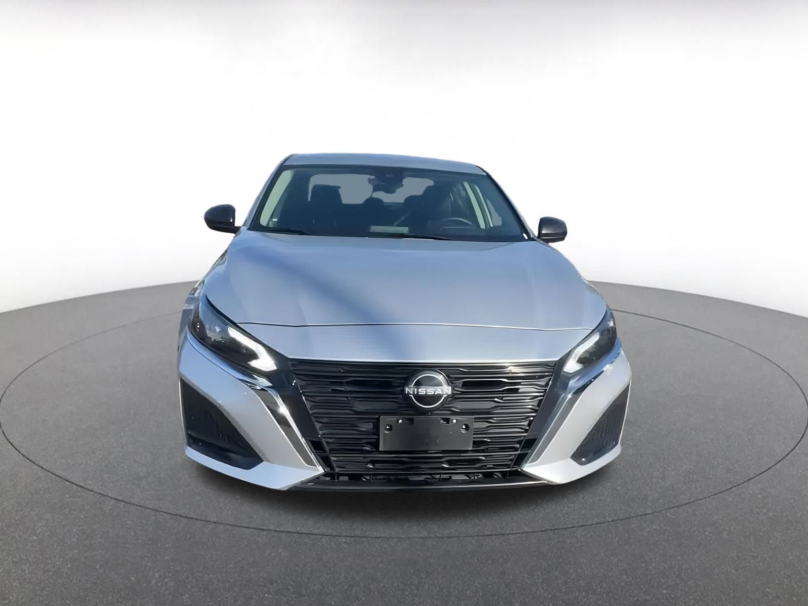 Used 2024 Nissan Altima 2.5 SV image 4