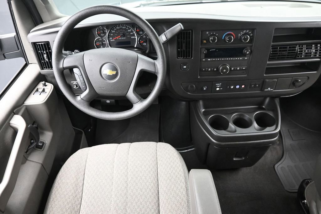 Used 2025 Chevrolet Express 3500 LT w/ LT Preferred Equipment Group RWD image 10