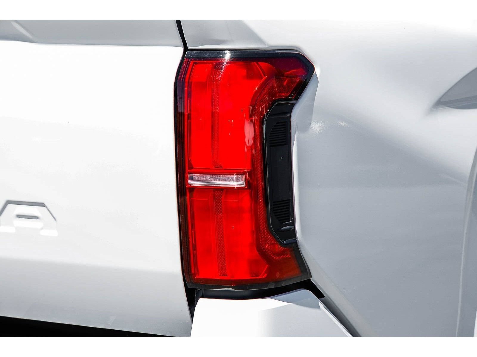 Used 2026 Toyota Tacoma SR5 AWD/4WD image 9
