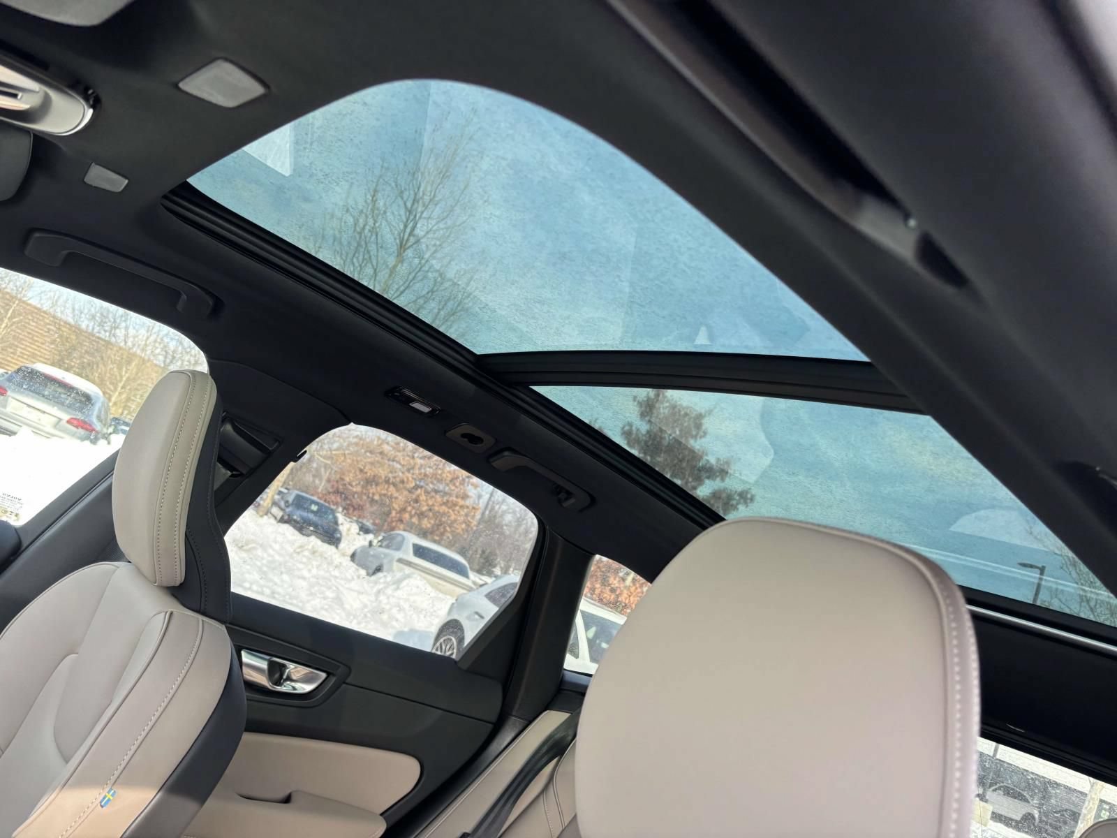 New 2026 Volvo XC60 B5 Plus w/ Protection Package Premier AWD/4WD image 24