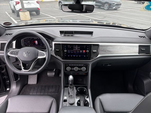Used 2023 Volkswagen Atlas Cross Sport SE w/ Black Wheel Package AWD/4WD image 12