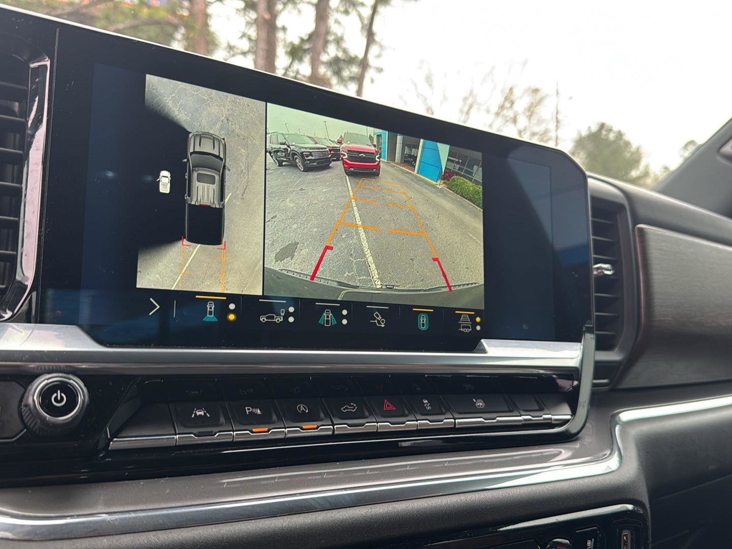 Used 2023 Chevrolet Silverado 1500 High Country w/ Technology Package AWD/4WD image 23