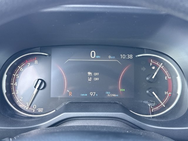 Used 2025 Toyota RAV4 XLE FWD image 28