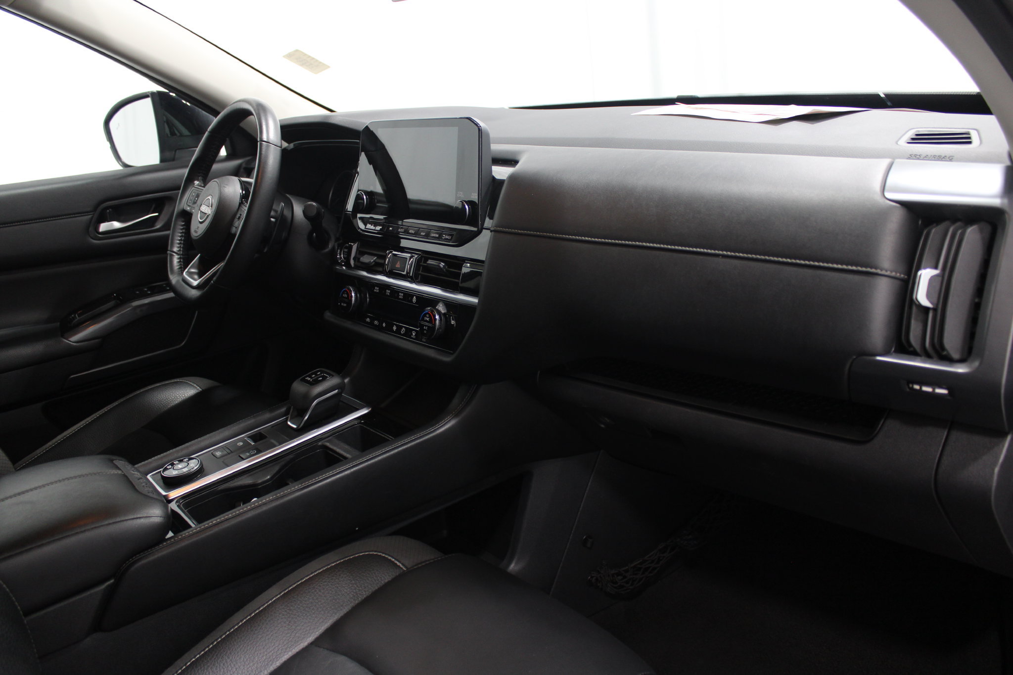 Used 2024 Nissan Pathfinder SL w/ Cargo Package AWD/4WD image 25