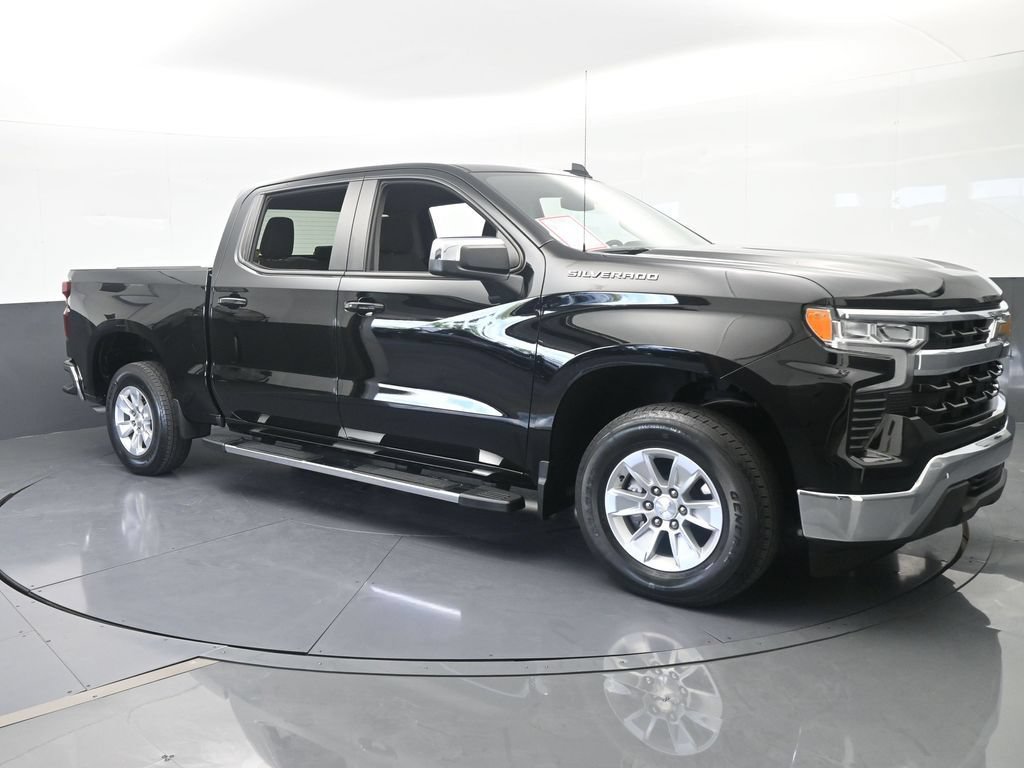 Used 2024 Chevrolet Silverado 1500 LT RWD image 8