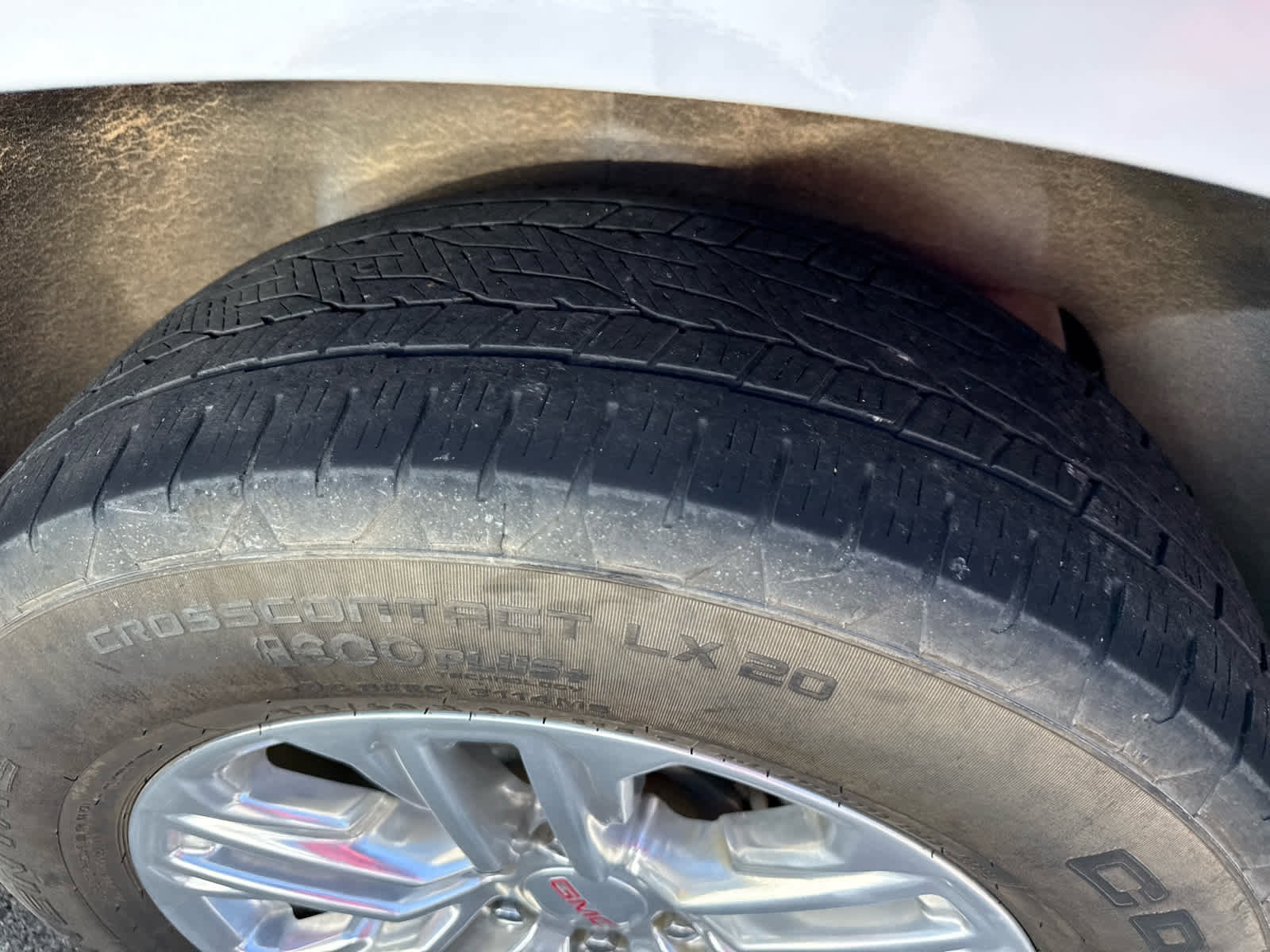 Used 2023 GMC Yukon SLT w/ SLT Premium Package image 14