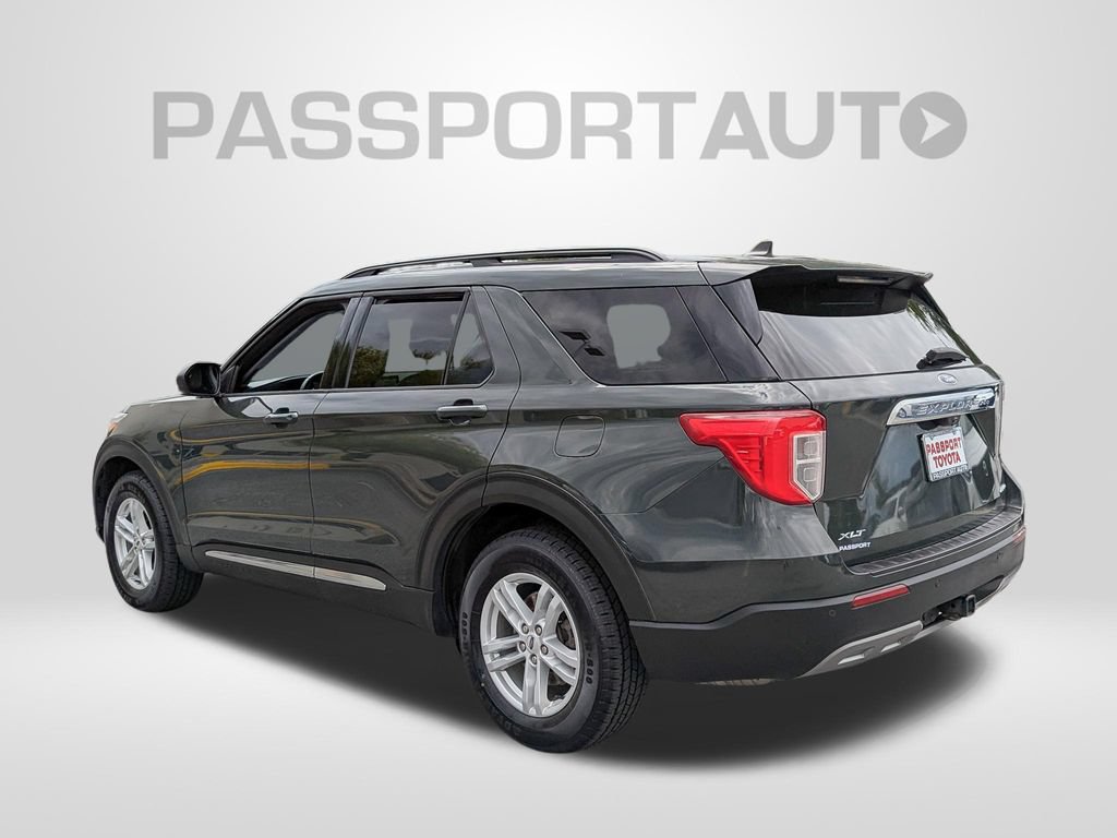 Used 2021 Ford Explorer XLT w/ Equipment Group 202A AWD/4WD image 3