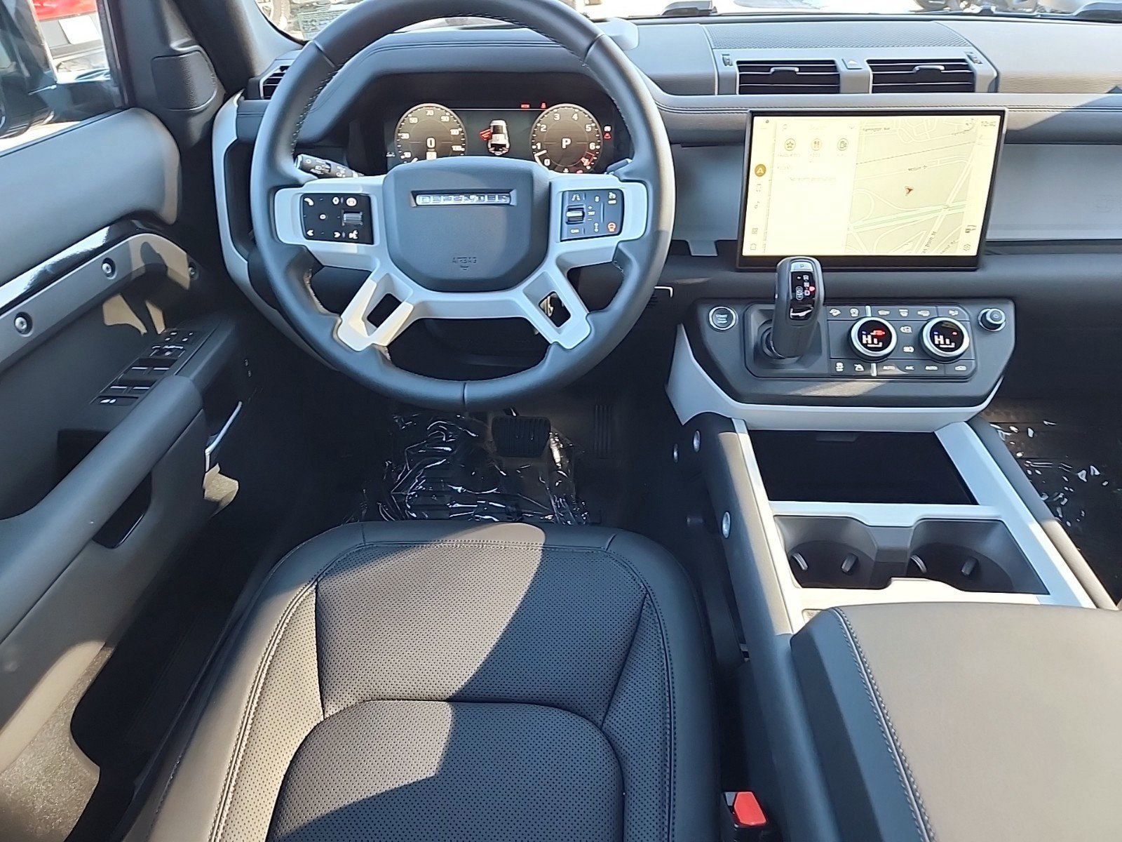 New 2025 Land Rover Defender 110 S image 4