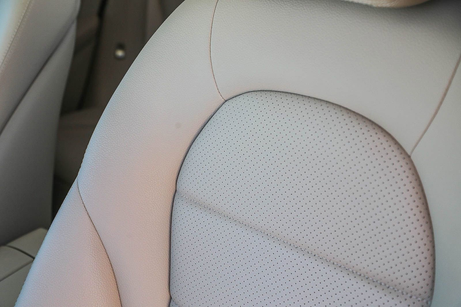 Used 2018 Mercedes-Benz GLC 300 4MATIC image 26