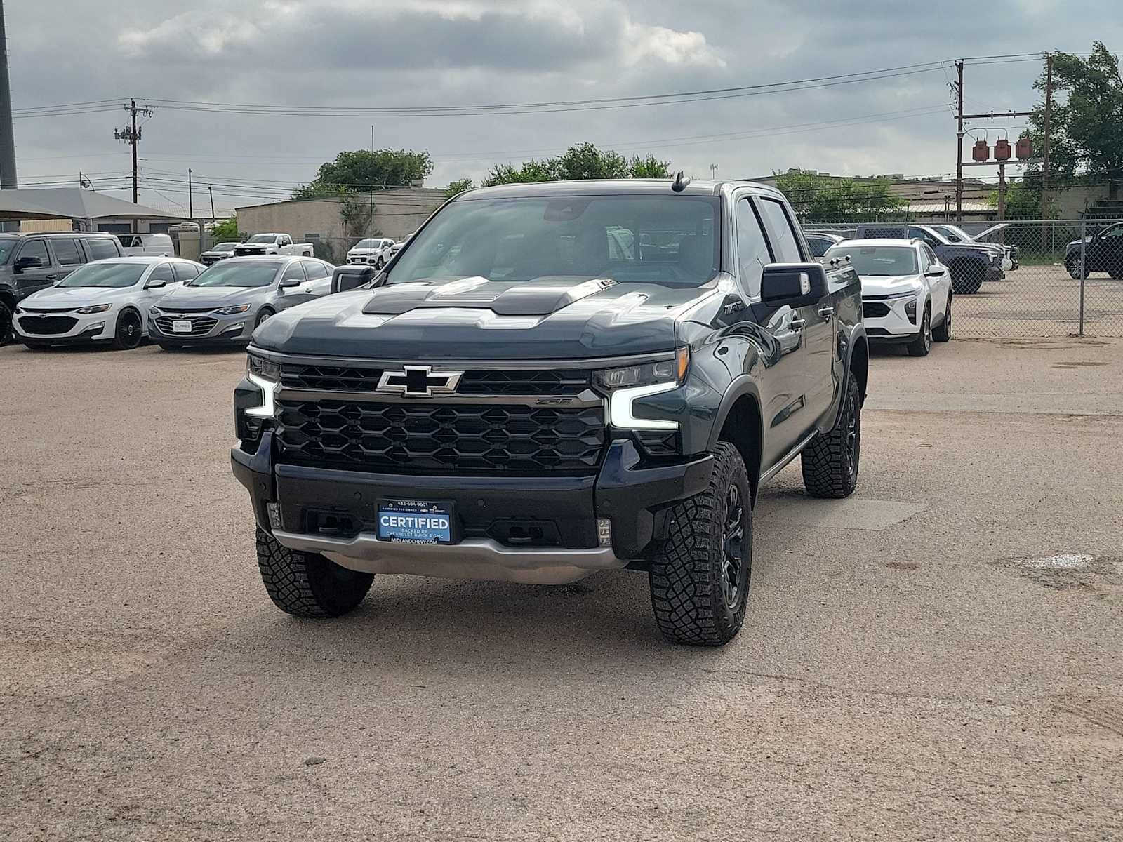 Used 2025 Chevrolet Silverado 1500 ZR2 w/ Technology Package AWD/4WD image 4