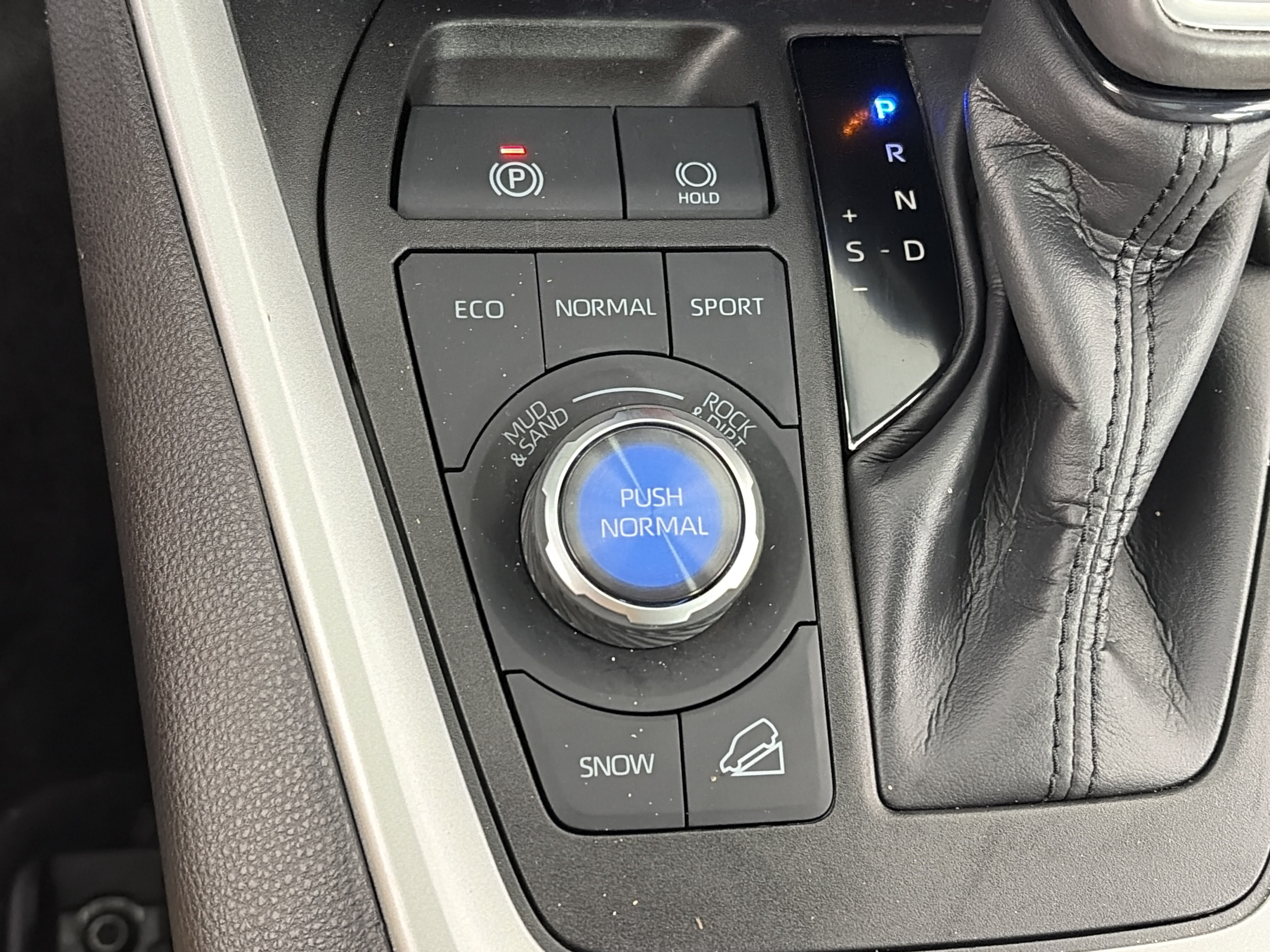 Used 2024 Toyota RAV4 Limited w/ Weather Package AWD/4WD image 27