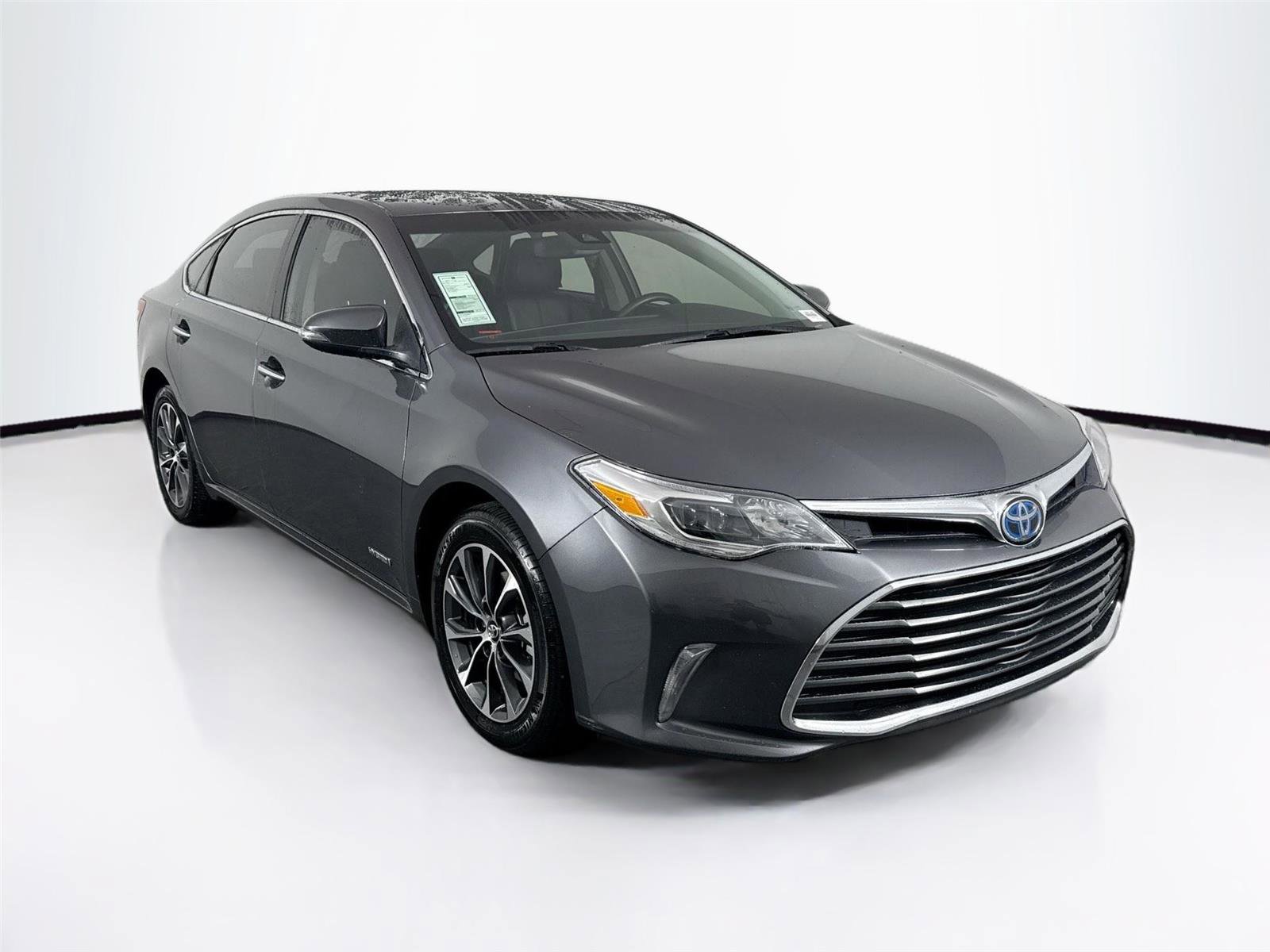 Used 2018 Toyota Avalon XLE Premium image 4