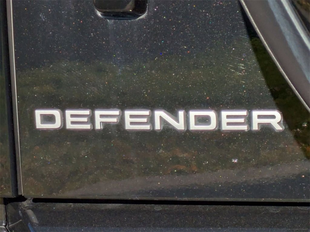 Used 2022 Land Rover Defender 110 image 9