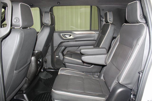 Used 2022 Chevrolet Suburban Premier image 15