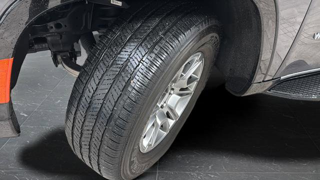 Used 2023 Jeep Wagoneer 4WD w/ HD Trailer Tow Package image 38