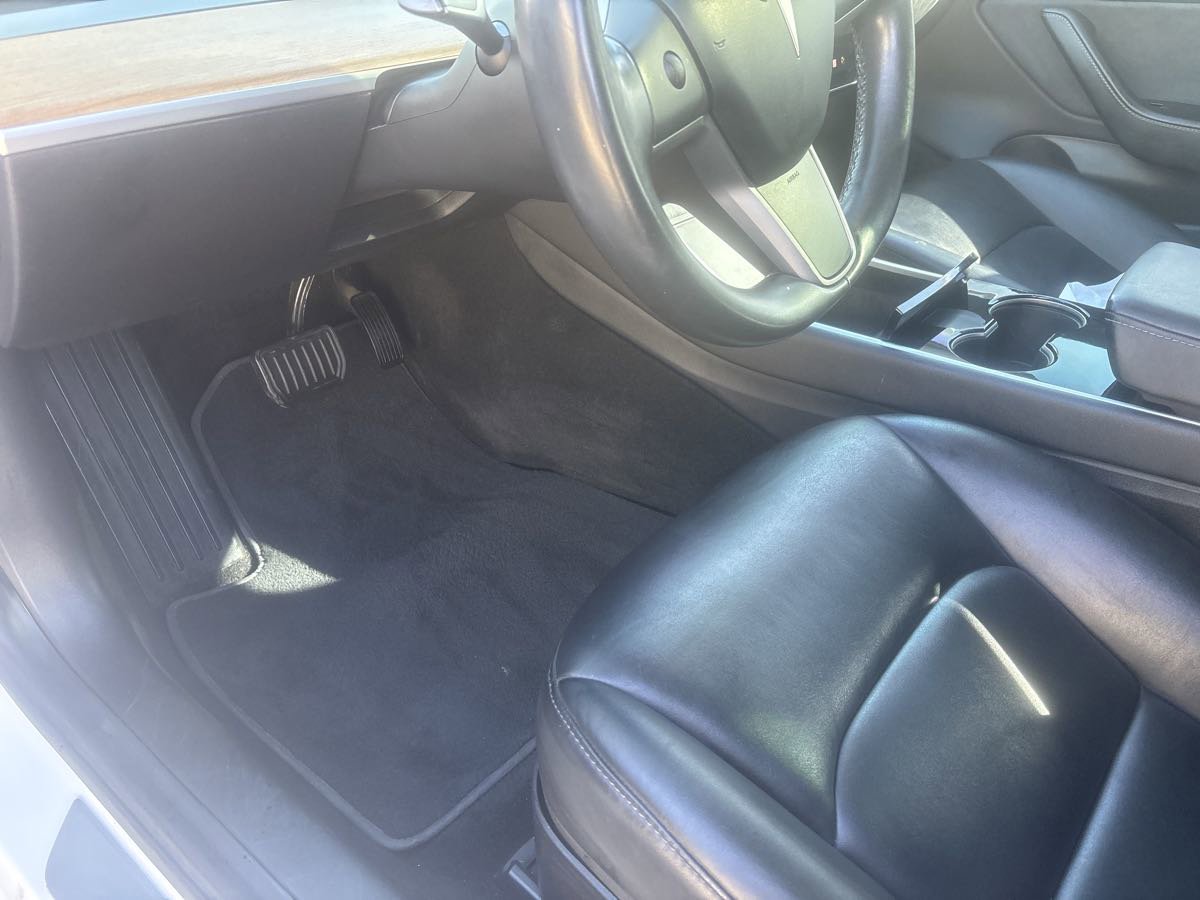 Used 2019 Tesla Model 3 Mid Range image 9