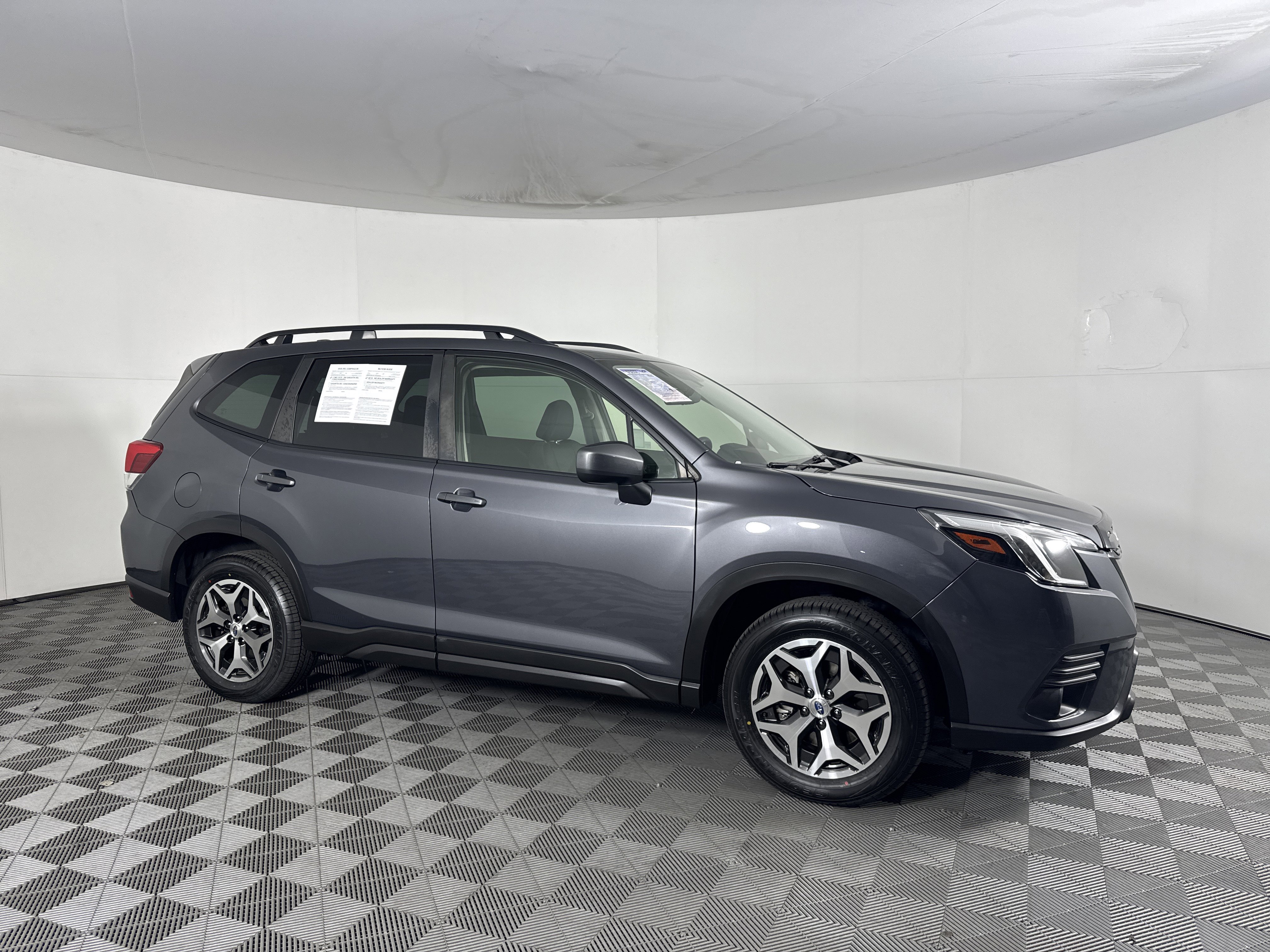 Used 2022 Subaru Forester Premium w/ Popular Package #1 image 2