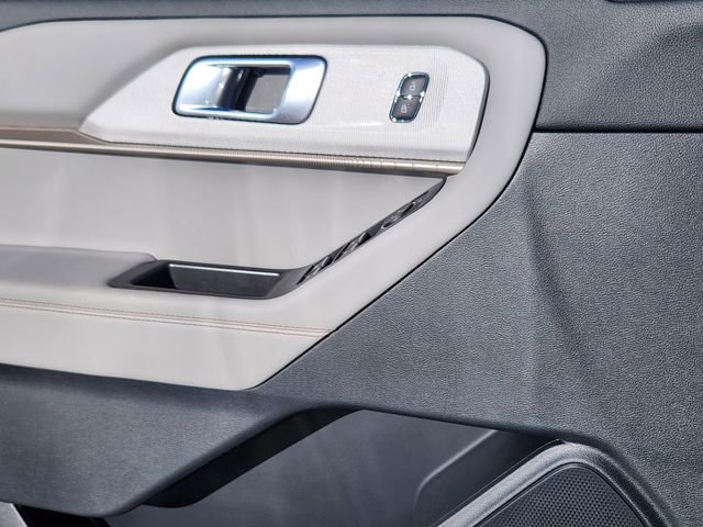 New 2026 Ford Explorer Active w/ Active Comfort Package image 9