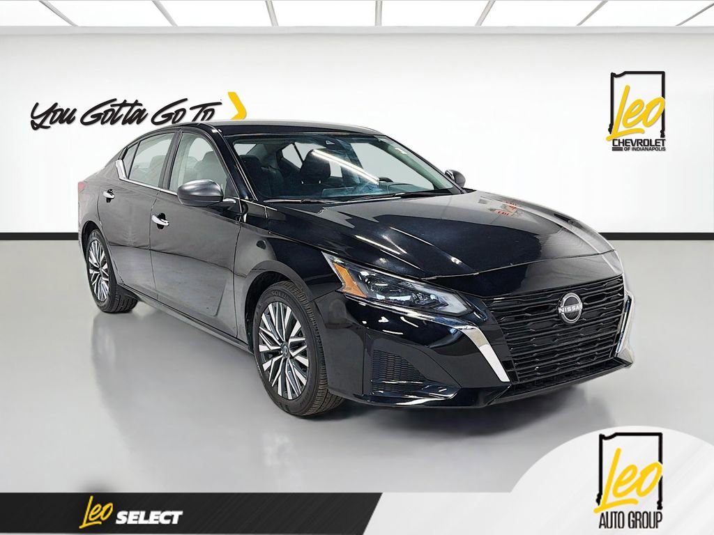 Used 2024 Nissan Altima 2.5 SV image 3