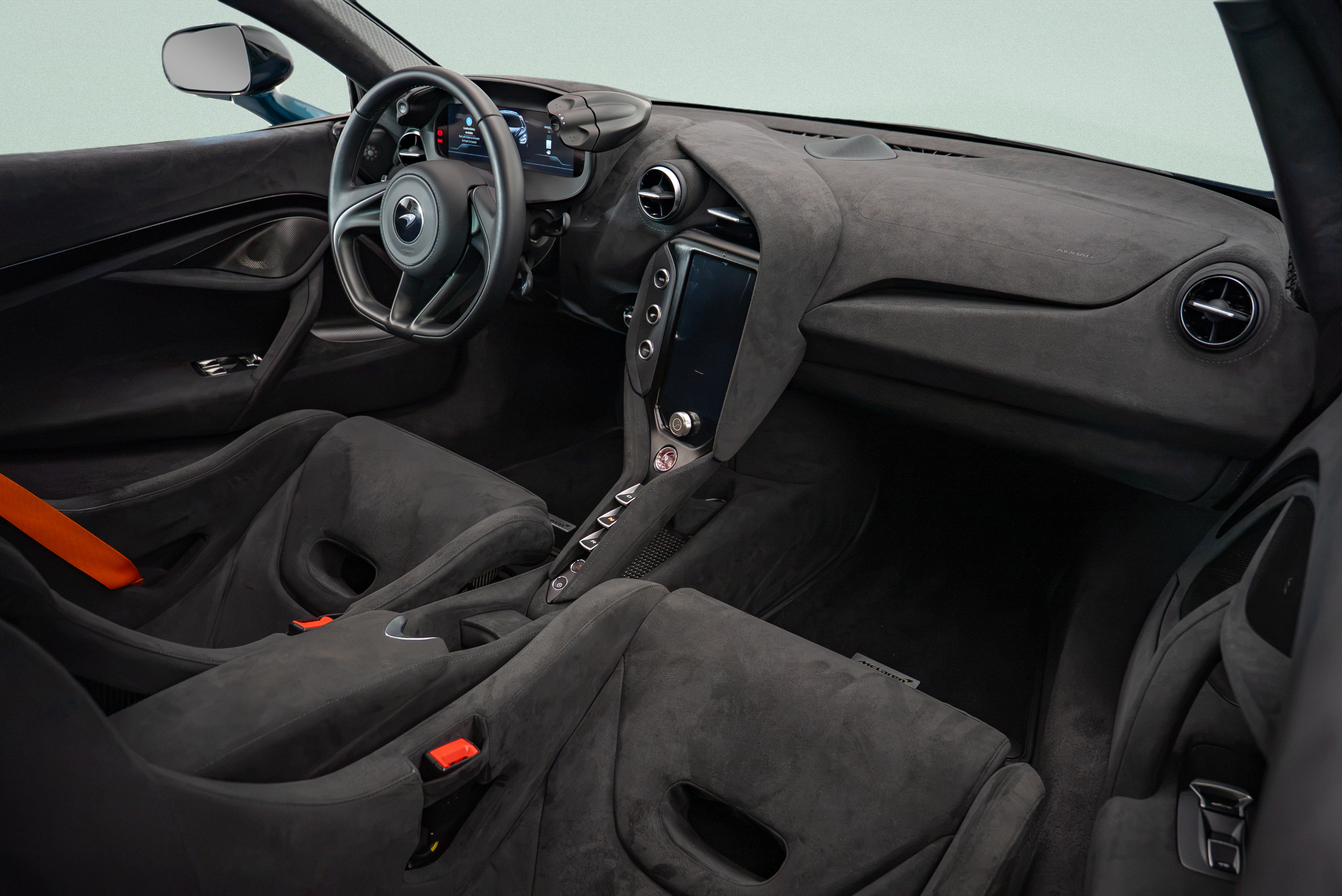 Used 2024 McLaren 750S RWD image 18