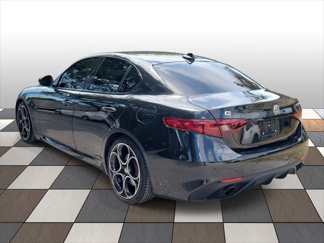 Used 2023 Alfa Romeo Giulia Veloce RWD image 6