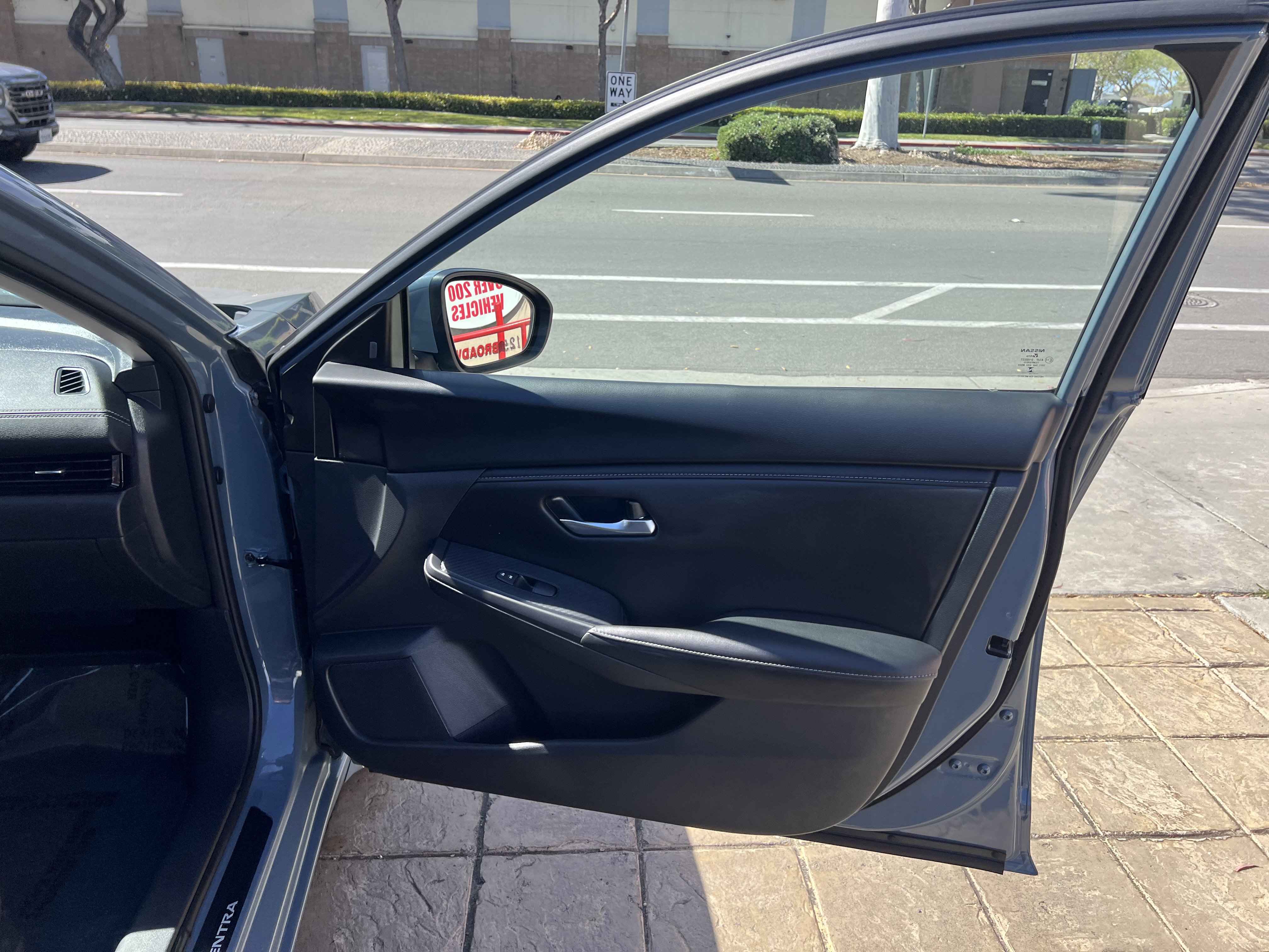 Used 2025 Nissan Sentra SV w/ Trunk Package FWD image 31