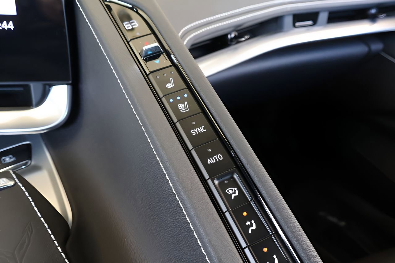 Used 2023 Chevrolet Corvette Stingray Preferred Cpe image 24