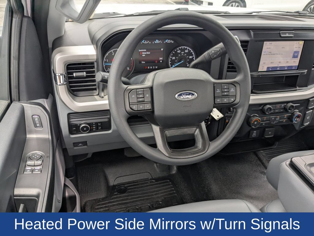 Used 2025 Ford F550 4x4 Regular Cab Super Duty image 14