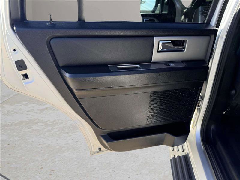 Used 2017 Ford Expedition XLT image 19