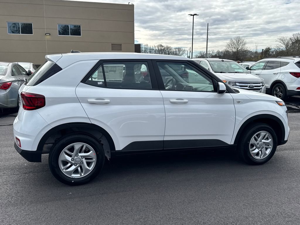 New 2026 Hyundai Venue SE image 7