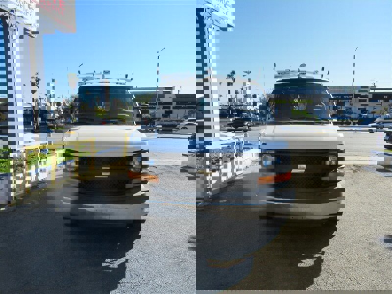 Used 2014 Chevrolet Express 2500 image 4