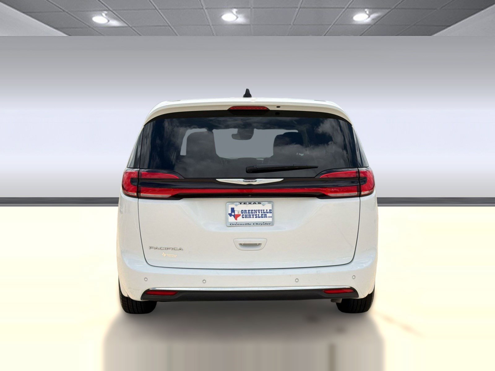 Used 2024 Chrysler Pacifica Touring-L image 10