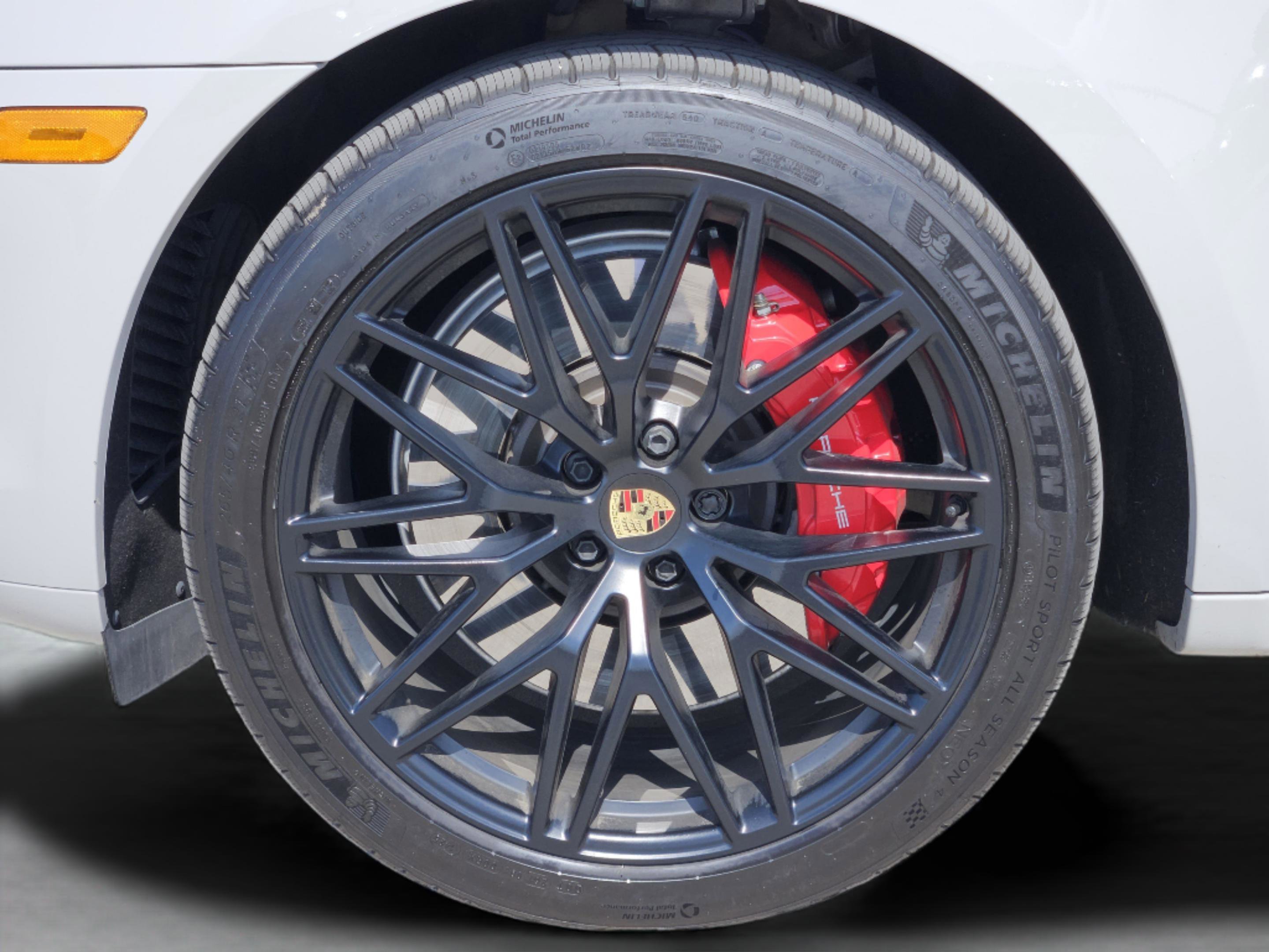 Certified 2024 Porsche Macan GTS image 14