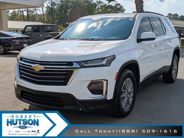 Used 2022 Chevrolet Traverse LT image 2