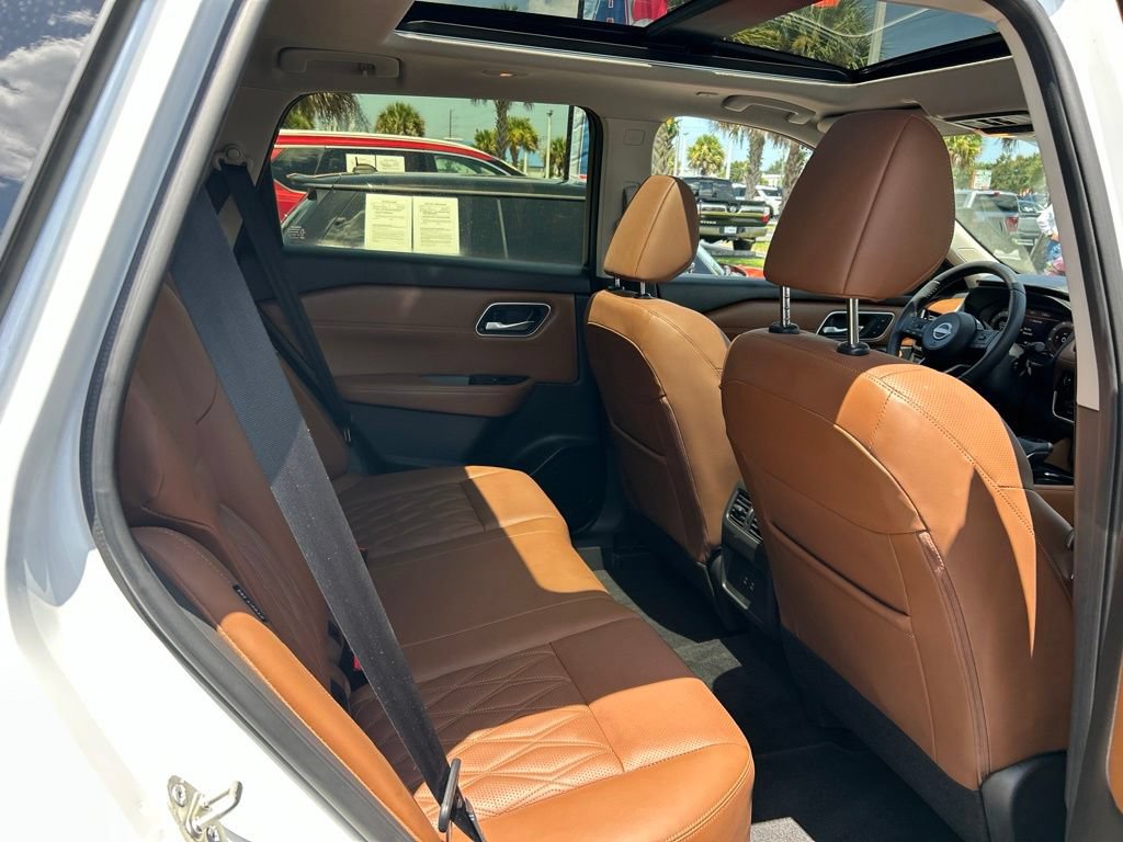 Certified 2024 Nissan Rogue Platinum FWD image 47
