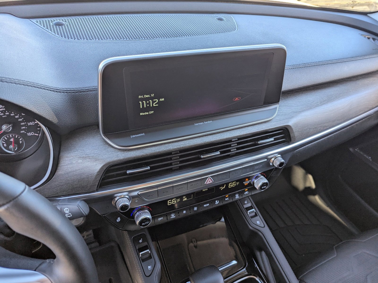 Used 2022 Kia Telluride SX w/ SX Prestige Package image 26