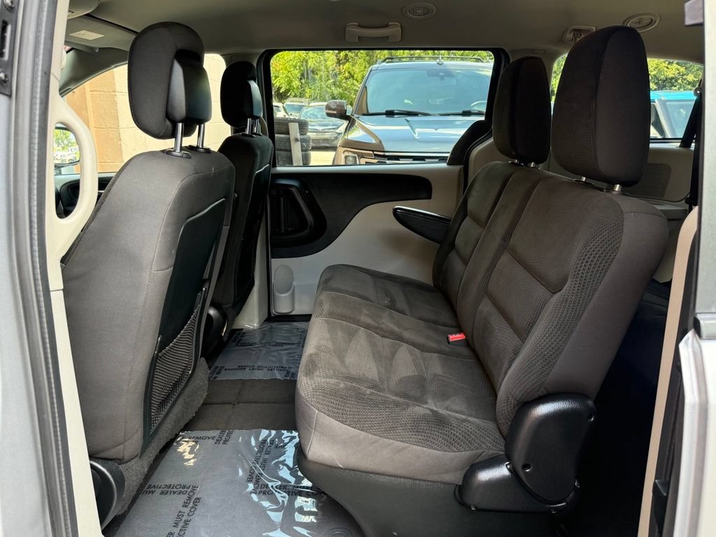 Used 2018 Dodge Grand Caravan SE w/ UConnect Hands-Free Group FWD image 11