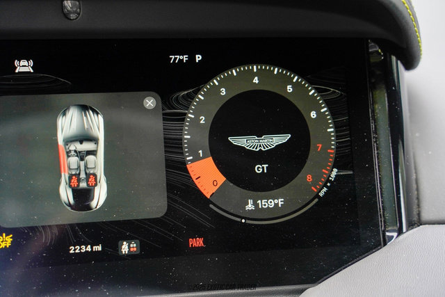 Used 2025 Aston Martin DB12 Coupe image 24