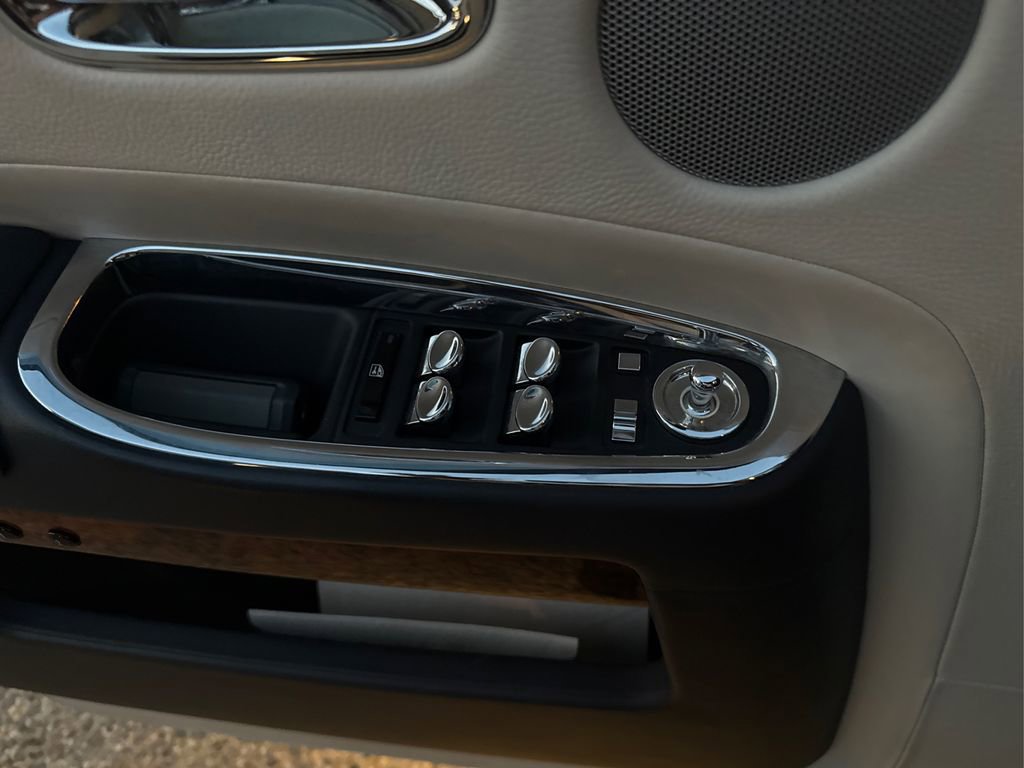 Used 2015 Rolls-Royce Ghost image 38