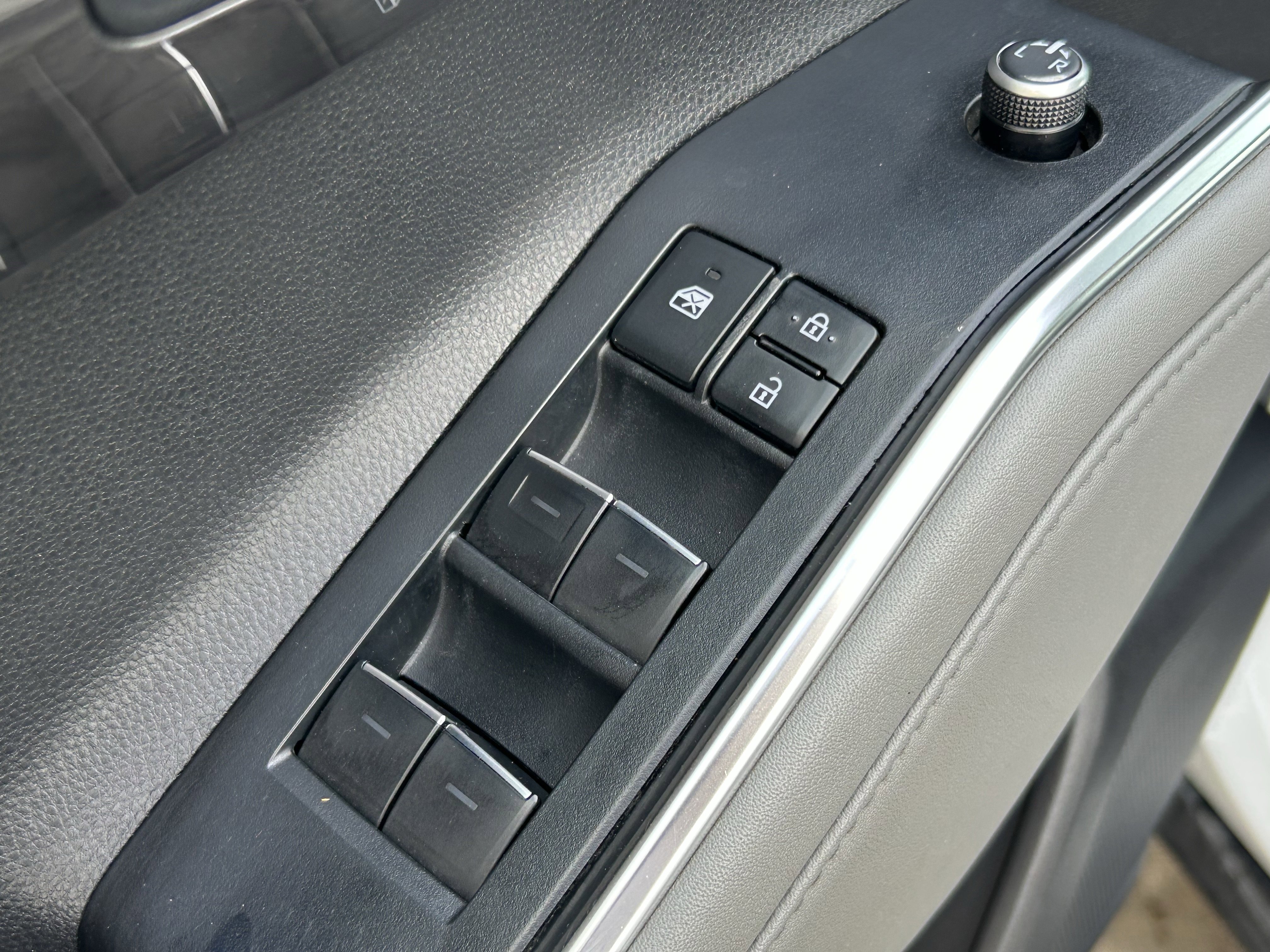 Certified 2021 Toyota Highlander Limited image 16