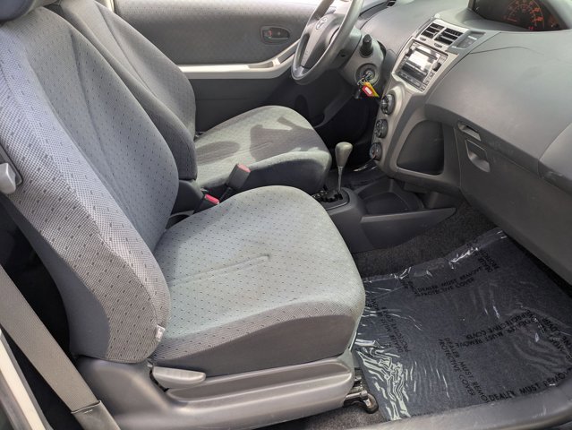 Used 2010 Toyota Yaris 2-Door Hatchback image 18