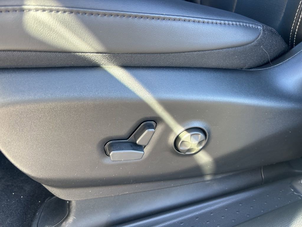 New 2026 Chrysler Voyager LX FWD image 11