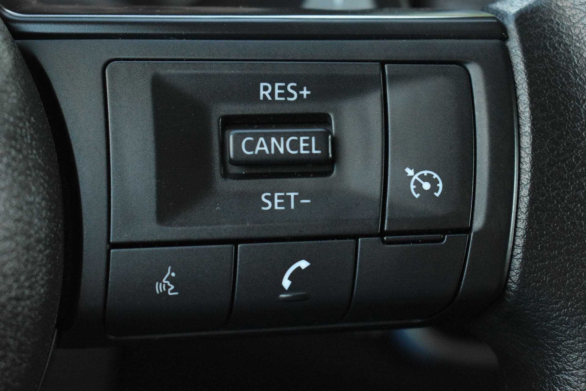 Used 2023 Nissan Rogue S AWD/4WD image 18