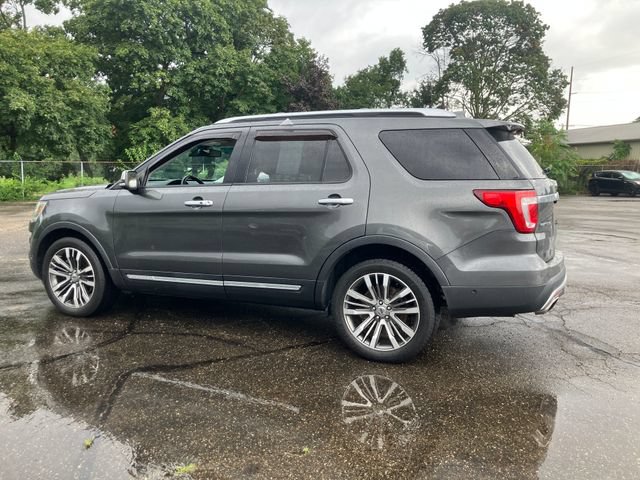 Used 2016 Ford Explorer Platinum AWD/4WD image 3