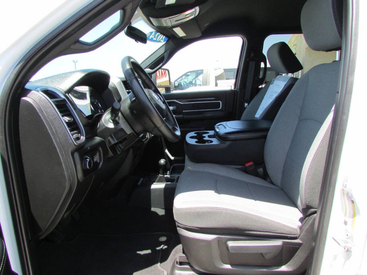 Used 2024 RAM 3500 SLT AWD/4WD image 19