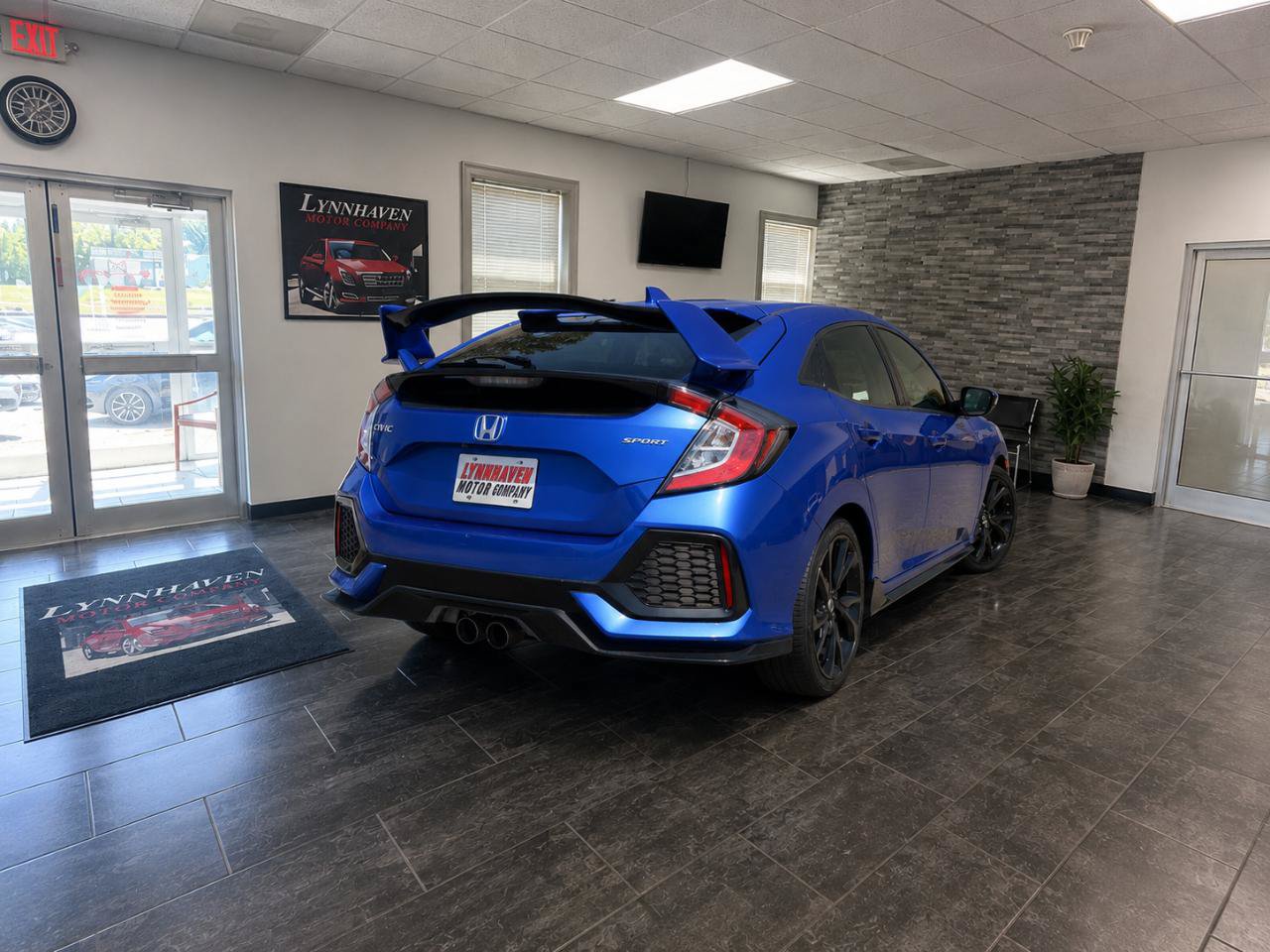 Used 2017 Honda Civic Sport image 4
